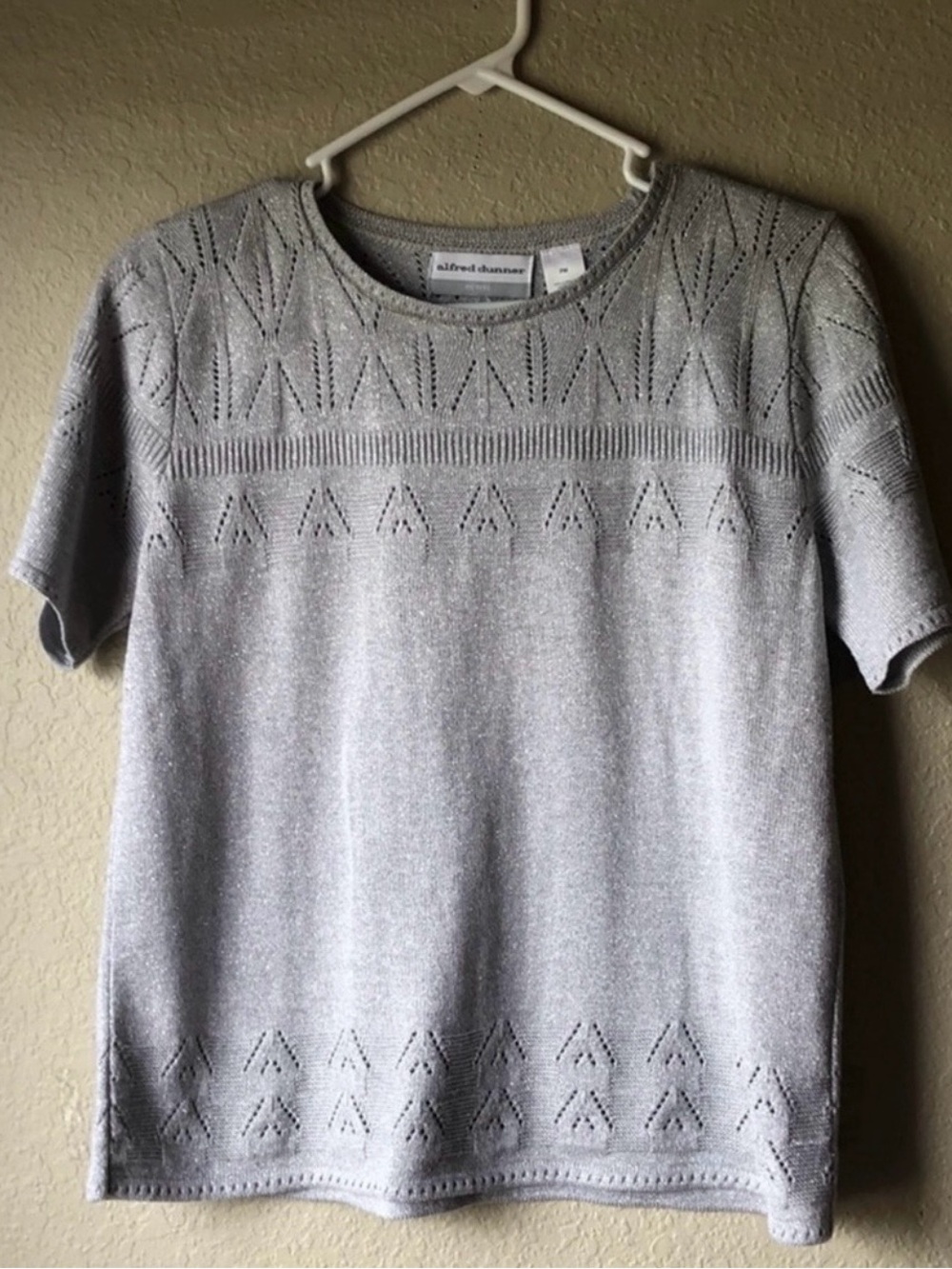 Alfred Dunner Sweater Women’s Casual Silver Sparkly Short Sleeve Petite Medium